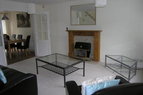 Linaker Road 1 Loung