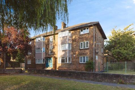 Shipley, BD18 - property photo