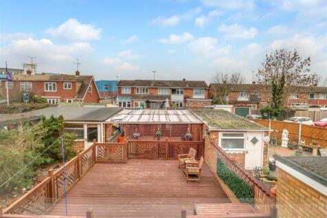 81 BEAUCHAMPS DRIVE NEW-17dp.jpg