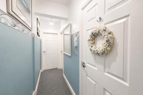 Hallway 2.jpeg