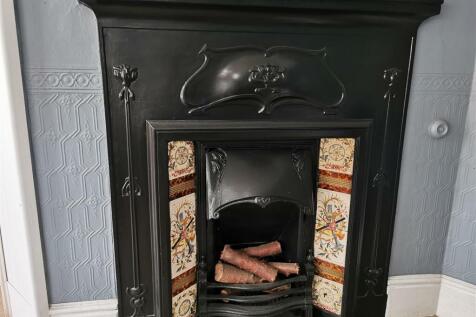 page 3 bottom lhs.jpg