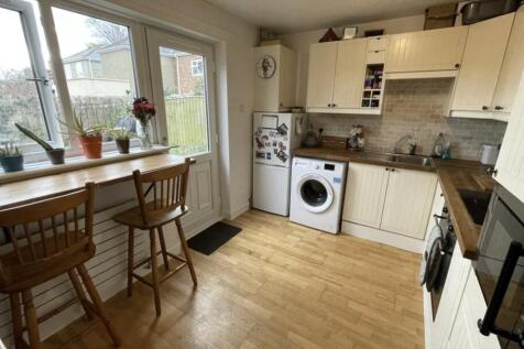 2 Amiens Close, Darlington photo 4