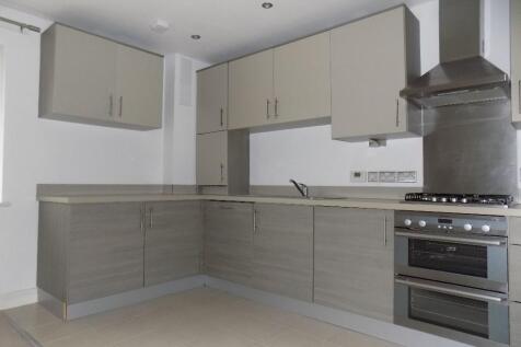 Gainsborough Close, Basildon, Essex photo 3