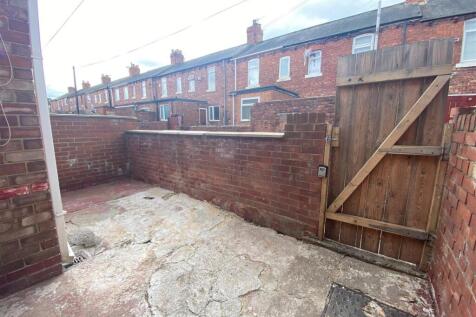 Rear Yard 2.jpg