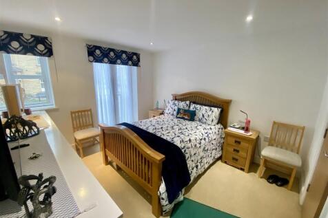 Bramleys Estate Agents - Huddersfield Road - Mirfi