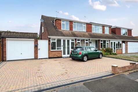 19 Martins Close ...