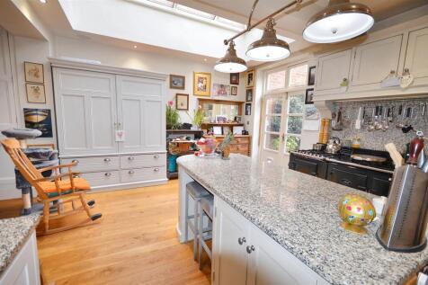 Open Plan Living Room &amp; kitchen