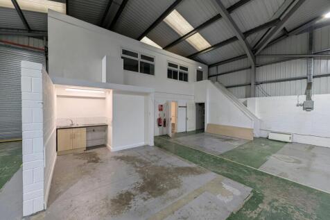 Denham Court Brunel Drive Newark (26).jpg