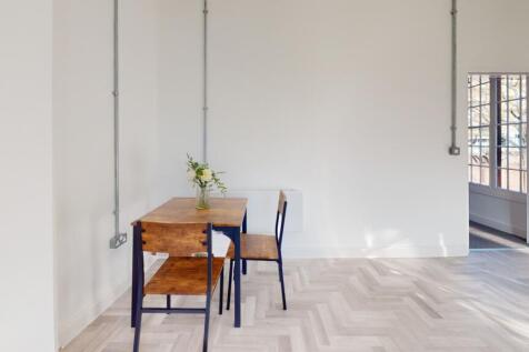 Plumptre-Court-F8-Dining-Room