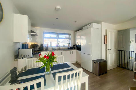 Kitchen-Dining Area