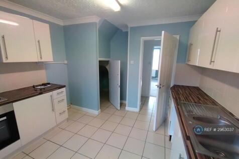 Kingsclere Avenue, Havant, PO9 photo 3