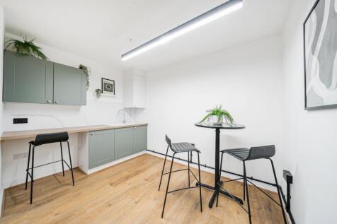 1300527186839fe5a9f79eARW 12.jpg