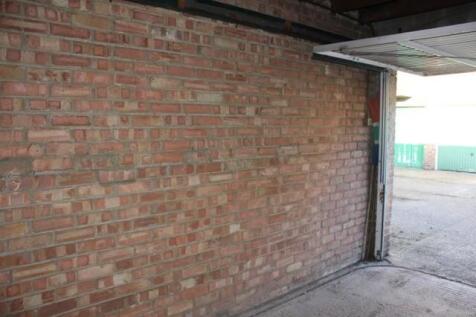 10 Welsby Court Garage5.jpg