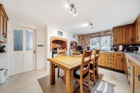 Kitchen/Dining table