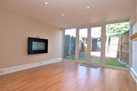 Bed3.GardenRoom.jpg