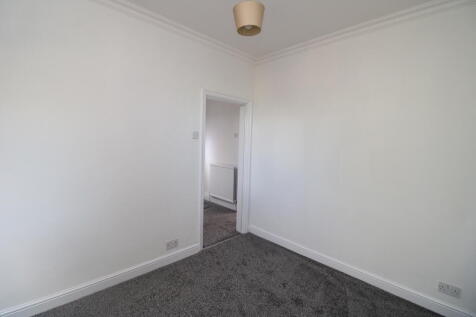 Geneva Crescent, Darlington DL1 photo 5