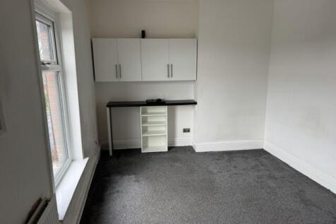 Stocks Park Drive, Bolton, BL6 photo 5