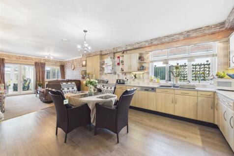 Spacious Open Plan Living Space