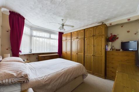 Presented by Nicoleta at EweMove Bexleyheath and D