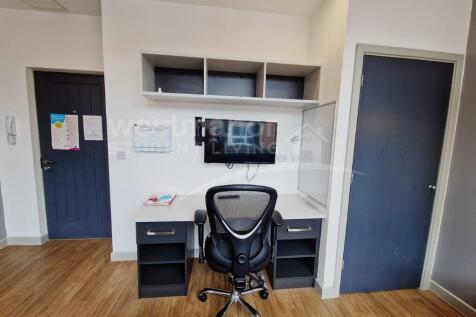 FLAT 62