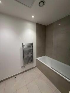 Flat 501, 1 Lampton Road, Hounslow, TW3 1GE, United Kingdom photo 4