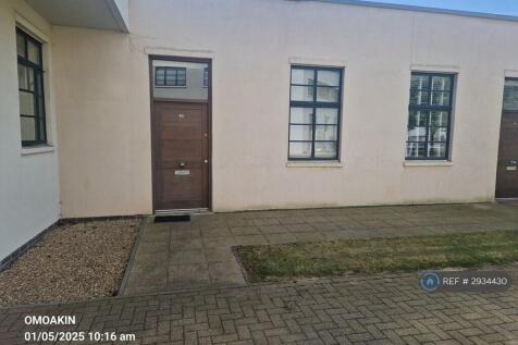 Courtlands, Sully, Penarth, CF64 photo 4
