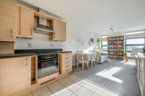 1393052-17-69457c...