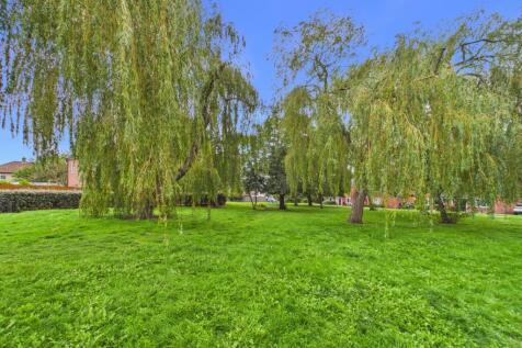 Nearby Green Space