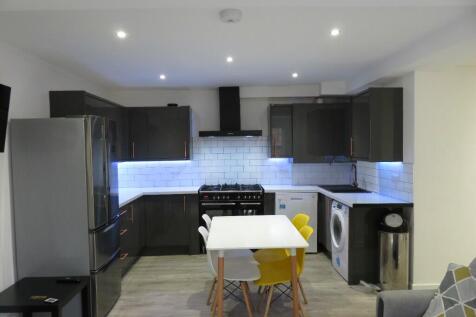 6-bed semi-detached on Rolleston Drive, Nottingham, Nottinghamshire, NG7, £3,770/mo