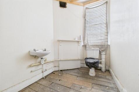 15 Eastover, Bridgwater, Somerset TA6 5AG | Freeho