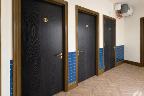 Retail Property (high street) to rent Image 11