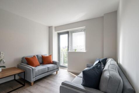 1FSF4 - Living Area / Kitchen