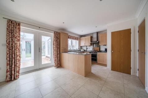 kitchen breakfast room.jpg