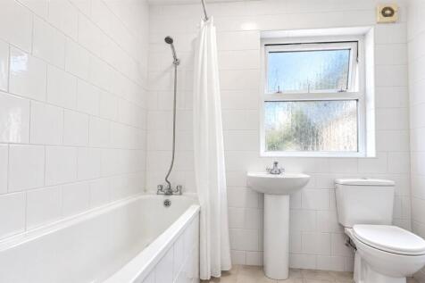 Woodside Gardens, Bruce Grove, London, N17 photo 4