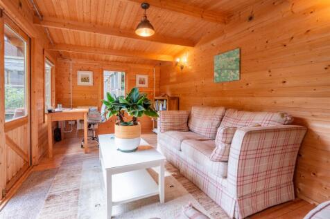 Detached Summer Hous