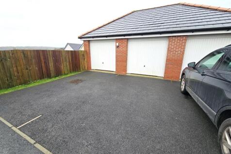 Garage and Parking.jpg