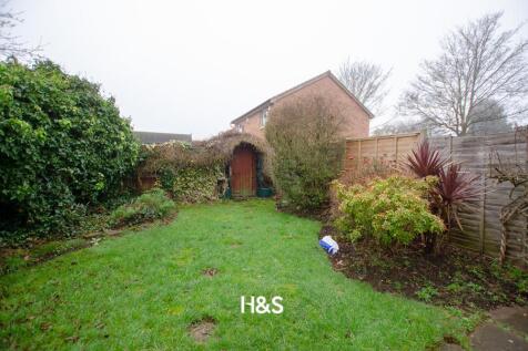 34 The Vineries - Rear.jpg