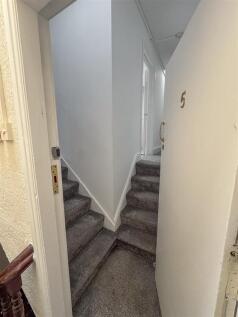 Flat 5, 20 Michael St-02.jpg