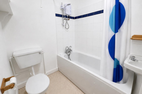 Bathroom 36a Parkers Road New.png
