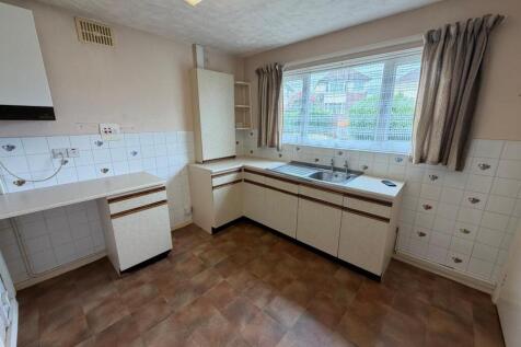 38 rossmore kitchen.jpg