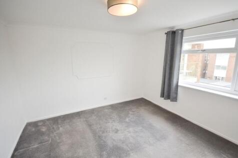Dairyground Road, Bramhall, SK7 photo 4