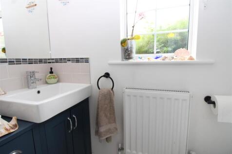 GF Cloakroom.JPG