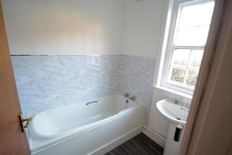 New Street Bathroom.jpg