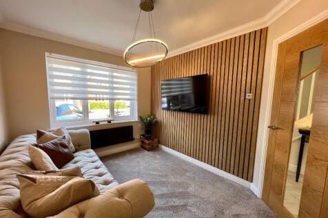 Lounge / Dining Room