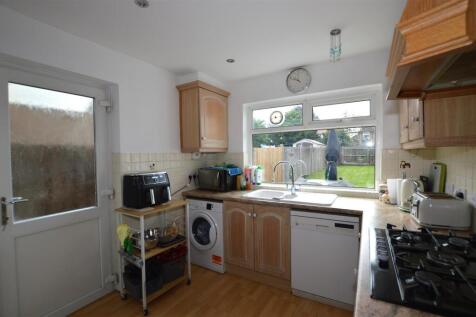 61 Warren Road kit.JPG