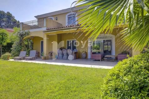 Modern renovated villa in secure Mougins Golf esta