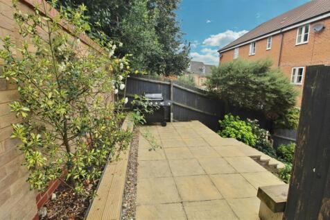 REAR GARDEN -
