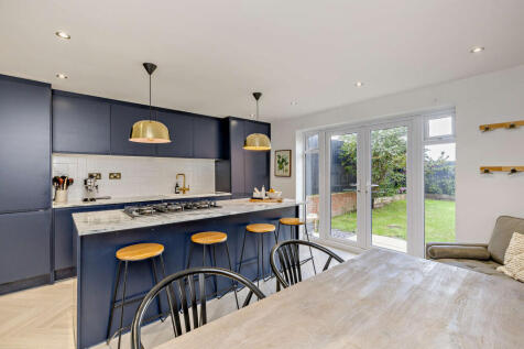 Kitchen &amp; Dining Area