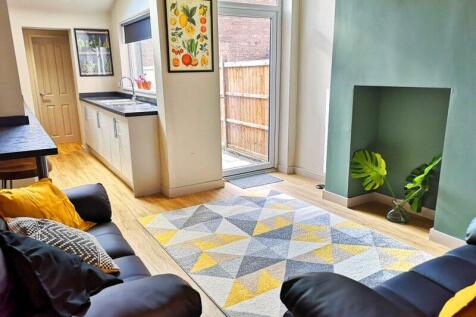 1-bed semi-detached on Collin Street, Beeston, Nottingham, Nottinghamshire, NG9, £520/mo