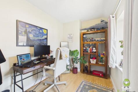 CAM02463G0-PR0131-STILL029